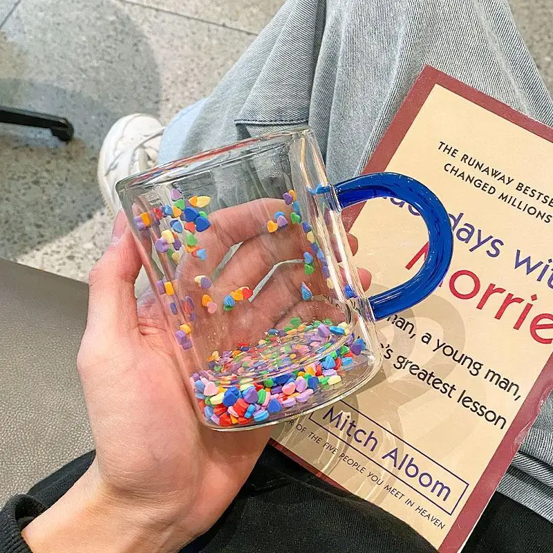 2022 karšto pardavimo stiklo puodelis su rankena dvigubo sluoksnio puodelis cute girl širdies dreni didelės vertės puodelio vandens